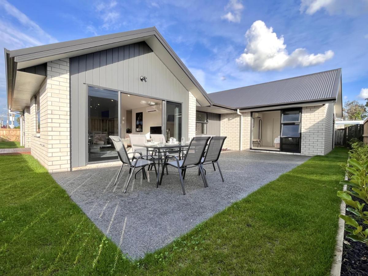 Luxury Villa, Central, Golf And Cafes - By Kosh Bnb Hamilton Exterior photo